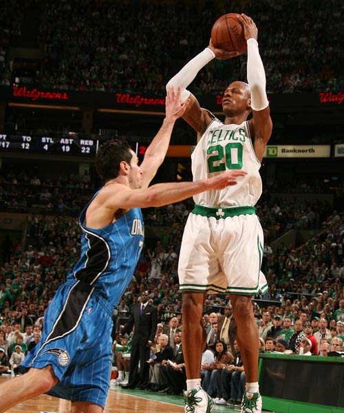 不乏球员在 不乏球员在