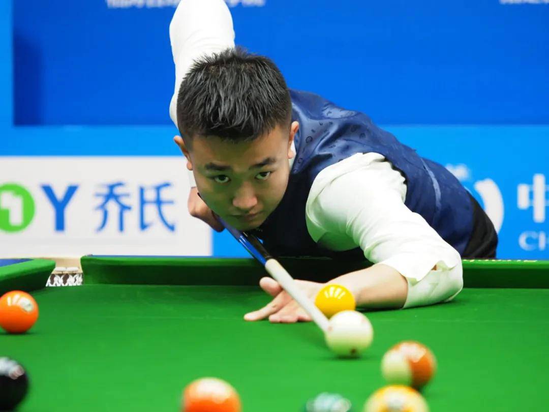 赛场增添了 赛场增添了